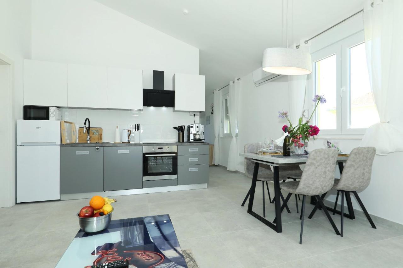 Apartment Gaby Božava Exteriör bild